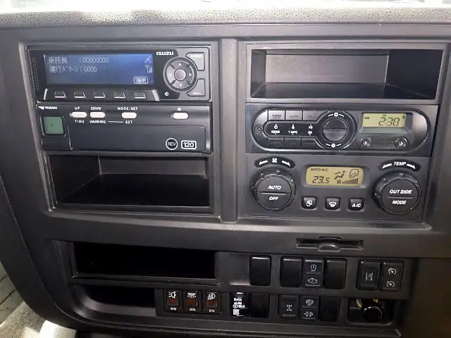 いすゞ ギガ 大型 ウイング エアサス QPG-CYJ77Bの中古トラック画像12