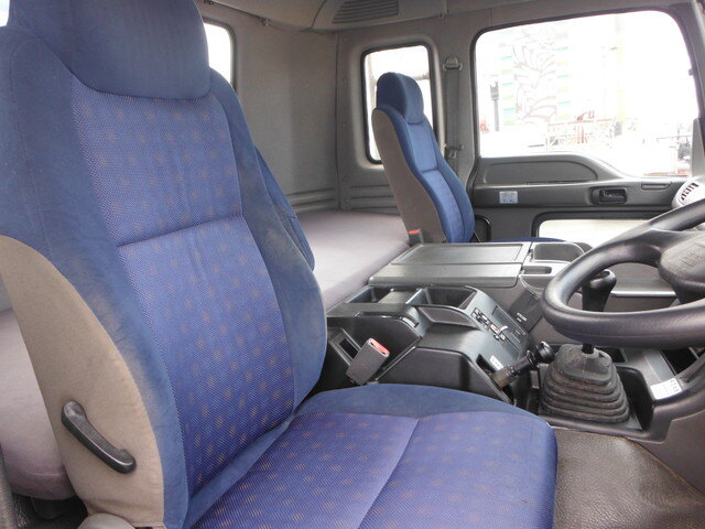 いすゞ ギガ 大型 タンク車 バルク PDG-CYM77Q8｜画像9