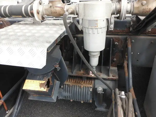 いすゞ ギガ 大型 タンク車 バルク PDG-CYM77Q8の中古トラック画像15
