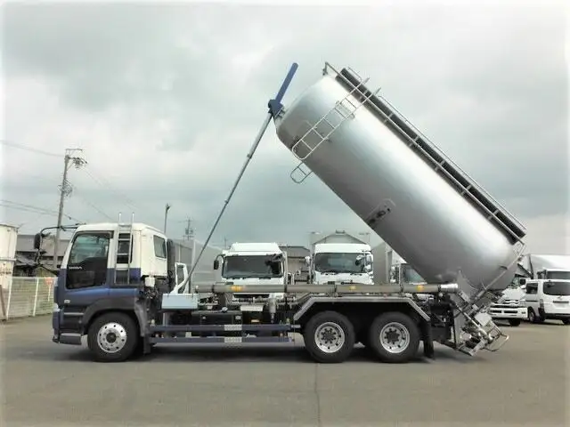 いすゞ ギガ 大型 タンク車 バルク PDG-CYM77Q8の中古トラック画像4