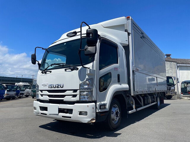 いすゞ ギガ 大型 ウイング ベッド 2PG-CYJ77C の中古トラック【車両No.142263】