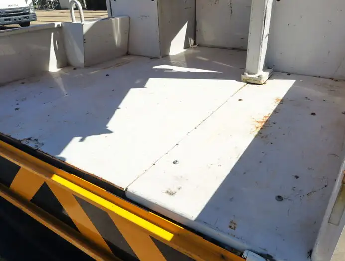 いすゞ エルフ 小型 高所・建柱車 高所作業車 電工仕様の中古トラック画像5