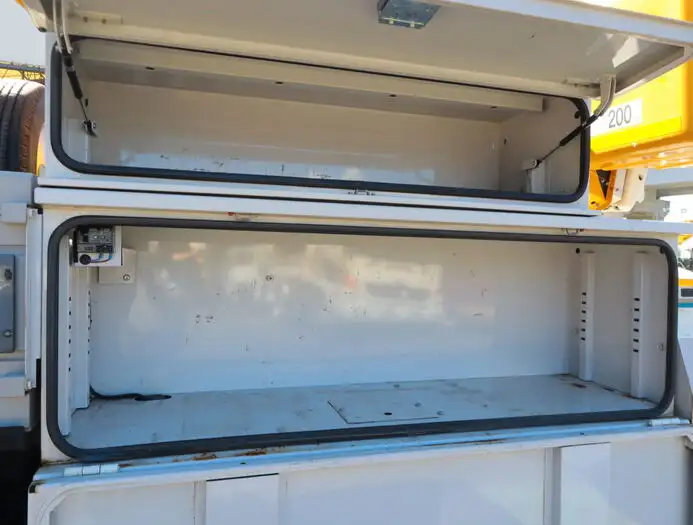 いすゞ エルフ 小型 高所・建柱車 高所作業車 電工仕様の中古トラック画像7