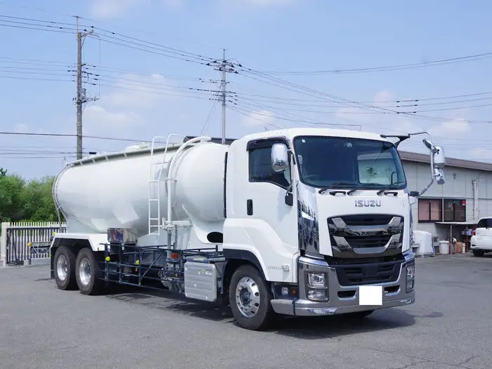 いすゞ ギガ 大型 タンク車 バルク 2PG-CYL77Cの中古トラック画像2