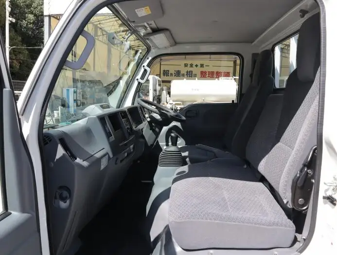 マツダ タイタン 小型 平ボディ 床鉄板 2RG-LJR88Aの中古トラック画像11
