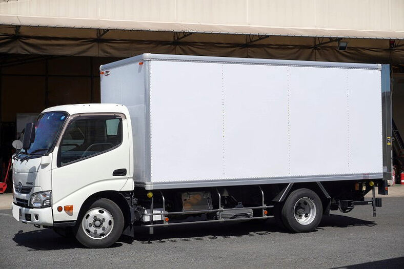 日野 デュトロ 小型 アルミバン 標準ロング TPG-XZU650M