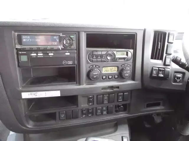 いすゞ ギガ 大型 トラクター 2デフ ベッドの中古トラック画像12