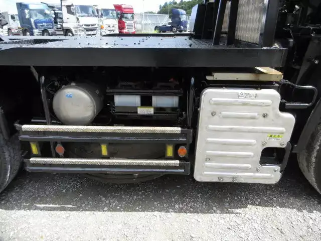 いすゞ ギガ 大型 トラクター 2デフ ベッドの中古トラック画像15
