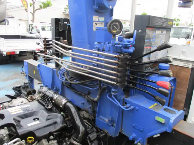 いすゞ エルフ 小型 クレーン付 3段 ラジコンの中古トラック画像9