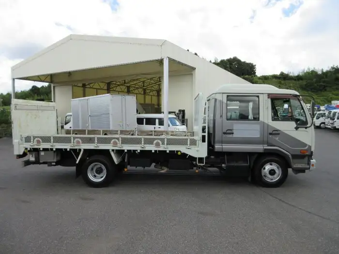 日産UD コンドル 中型/増トン 平ボディ パワーゲート 床鉄板の中古トラック画像3