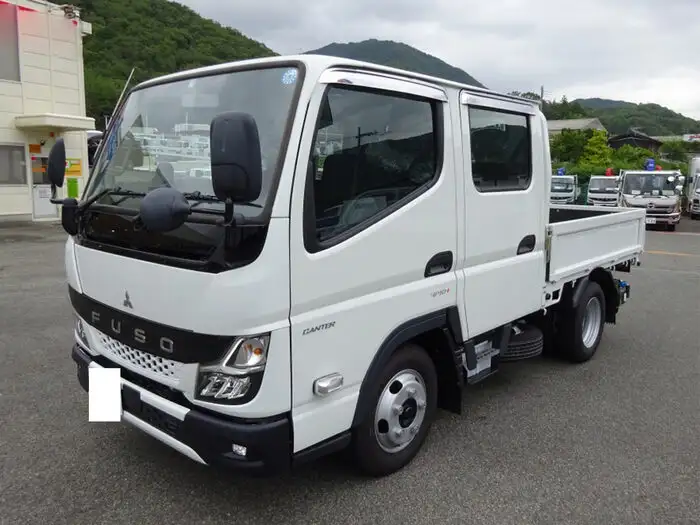 三菱 キャンター 小型 平ボディ Wキャブ 2RG-FBA20の中古トラック画像1