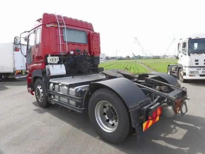 いすゞ ギガ 大型 トラクター ハイルーフ 1デフの中古トラック画像4