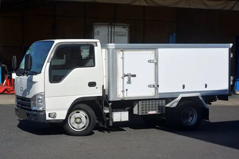 マツダ タイタン 小型 冷凍冷蔵 低温 床ステンの中古トラック画像1
