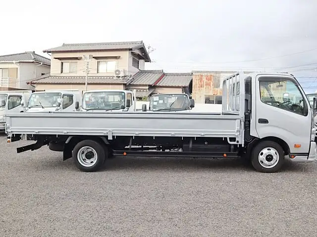トヨタ ダイナ 小型 平ボディ TKG-XZU722 H30の中古トラック画像3