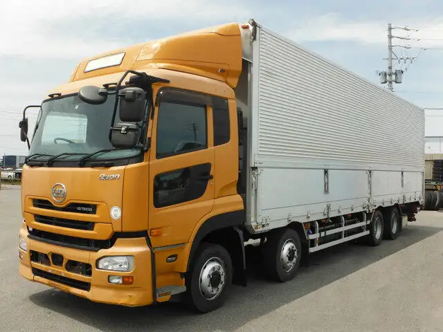 日産UD クオン 大型 ウイング エアサス ベッドの中古トラック画像1
