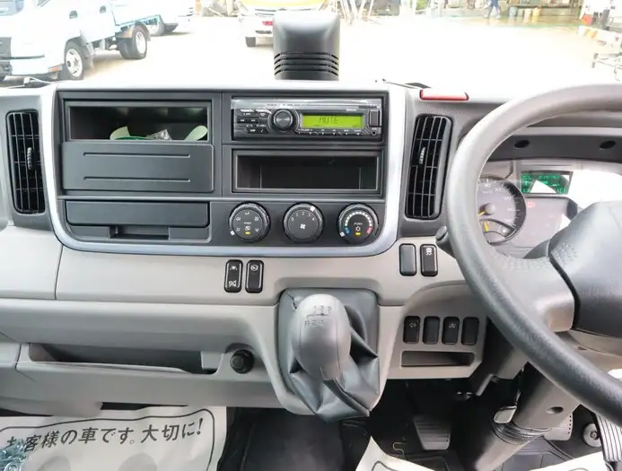 三菱 キャンター 小型 平ボディ Wキャブ 2RG-FBA20の中古トラック画像10