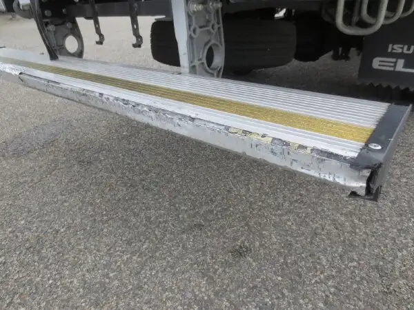 いすゞ エルフ 小型 アルミバン ジョルダー シャッター式の中古トラック画像像17