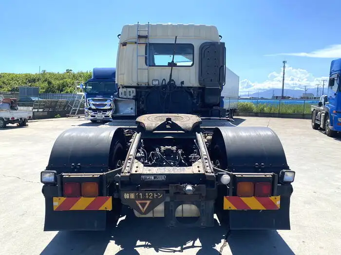 いすゞ ギガ 大型 トラクター ハイルーフ 1デフの中古トラック画像4