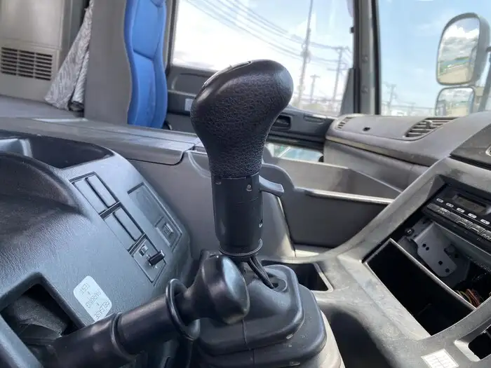 いすゞ ギガ 大型 トラクター ハイルーフ 2デフの中古トラック画像15