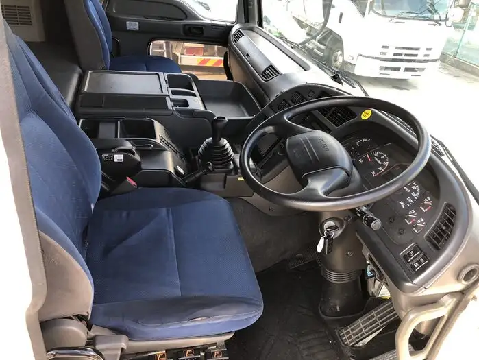 いすゞ ギガ 大型 トラクター ハイルーフ 2デフの中古トラック画像11