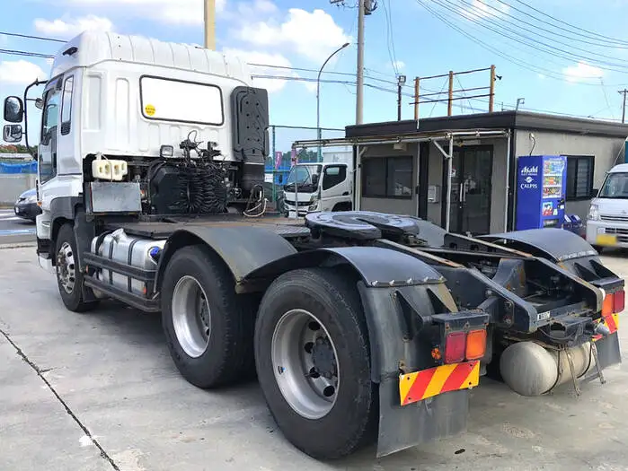 いすゞ ギガ 大型 トラクター ハイルーフ 2デフの中古トラック画像5