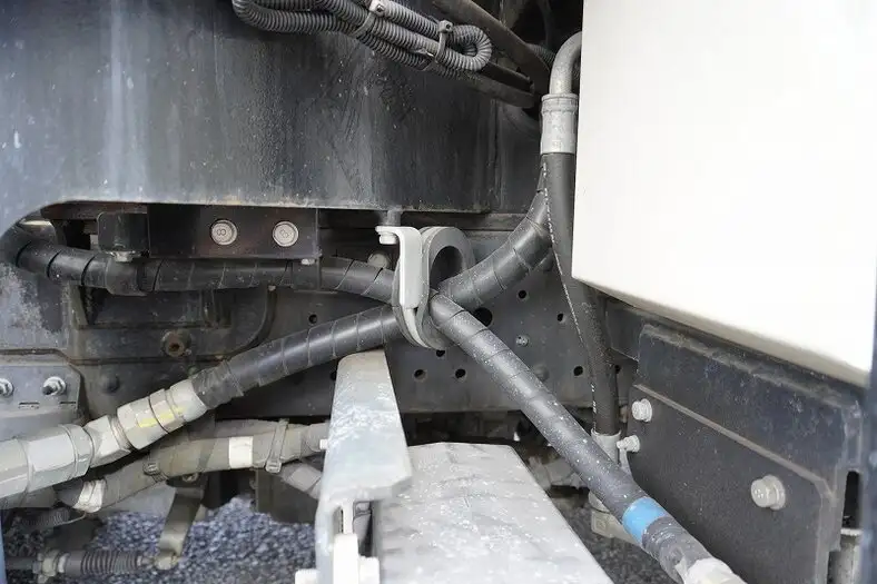 いすゞ エルフ 小型 高所・建柱車 高所作業車 電工仕様の中古トラック画像16