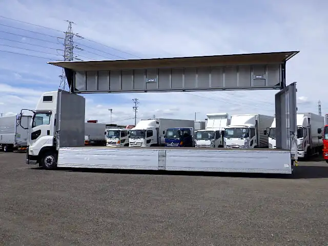 いすゞ ギガ 大型 ウイング エアサス ベッドの中古トラック画像8
