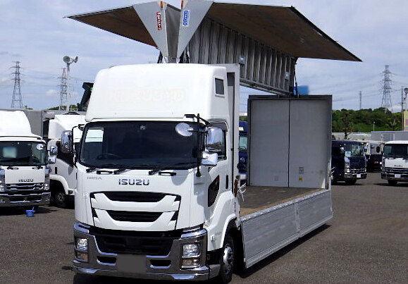 いすゞ ギガ 大型 ウイング