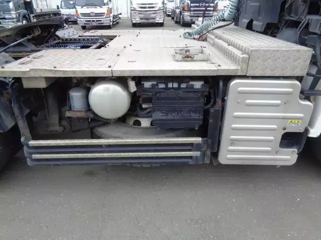 いすゞ ギガ 大型 トラクター ハイルーフ 1デフの中古トラック画像14