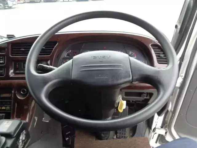 いすゞ ギガ 大型 トラクター ハイルーフ 1デフの中古トラック画像8
