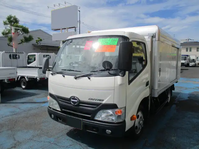 日野 デュトロ 小型 アルミバン ボトルカー サイドドアの中古トラック画像1
