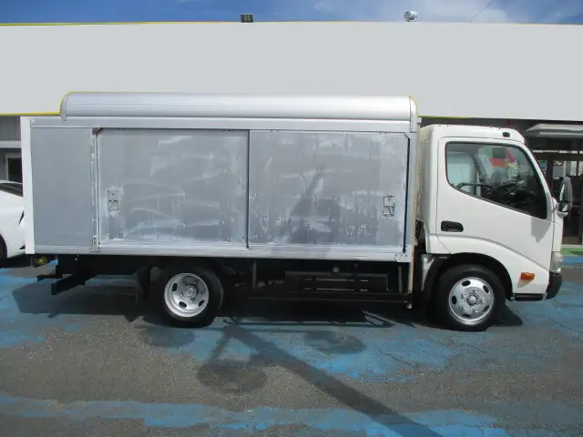 日野 デュトロ 小型 アルミバン ボトルカー サイドドアの中古トラック画像2