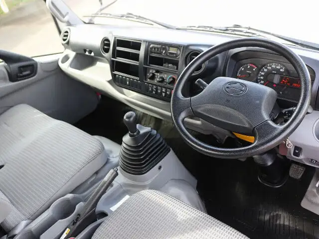 日野 デュトロ 小型 平ボディ TKG-XZU710 H30の中古トラック画像13