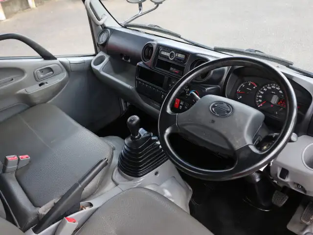 日野 デュトロ 小型 平ボディ パワーゲート TKG-XZU650Mの中古トラック画像11