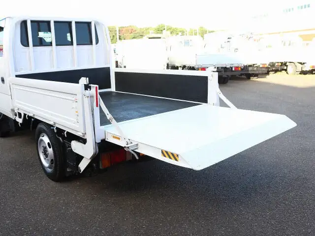 いすゞ エルフ 小型 平ボディ Wキャブ パワーゲートの中古トラック画像5