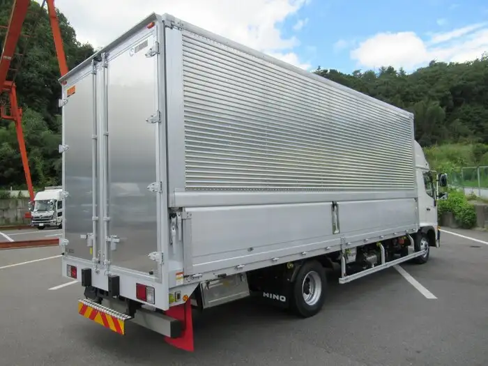 日野 レンジャー 中型/増トン ウイング エアサス ベッドの中古トラック画像2