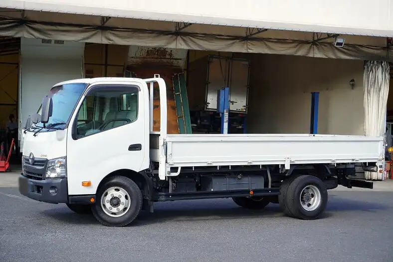 トヨタ ダイナ 小型 平ボディ 2KG-XZU710 H30の中古トラック画像1