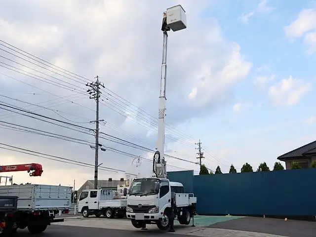 日野 デュトロ 小型 高所・建柱車 高所作業車 電工仕様の中古トラック画像4
