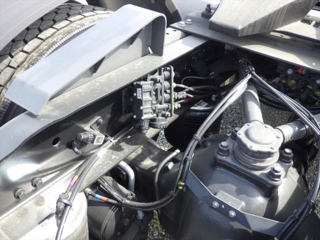 日産UD クオン 大型 トラクター ハイルーフ 1デフ｜画像15