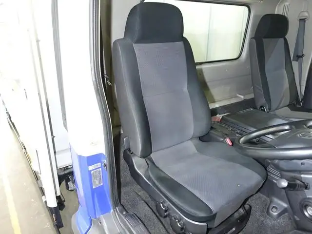 日野 レンジャー 中型/増トン ウイング TKG-FC9JLAP H29の中古トラック画像9