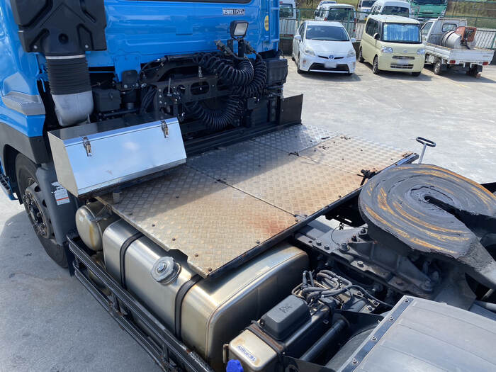 日産UD クオン 大型 トラクター 1デフ エアサス｜画像7