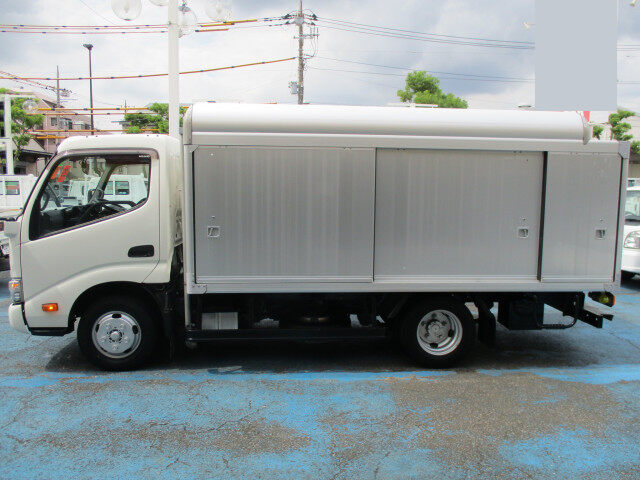 日野 デュトロ 小型 アルミバン ボトルカー サイドドア｜画像5
