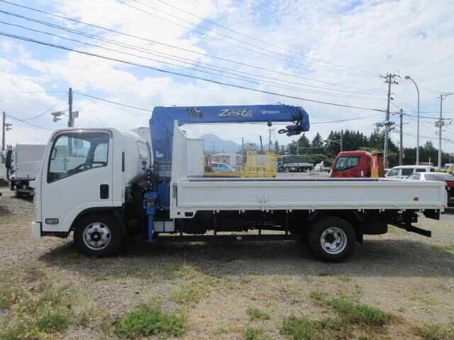 いすゞ エルフ 小型 クレーン付 4段 ラジコン｜画像3