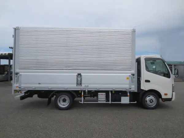 日野 デュトロ 小型 ウイング 2RG-XZU710M R5の中古トラック画像9