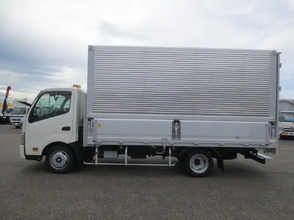 日野 デュトロ 小型 ウイング 2RG-XZU710M R5の中古トラック画像10