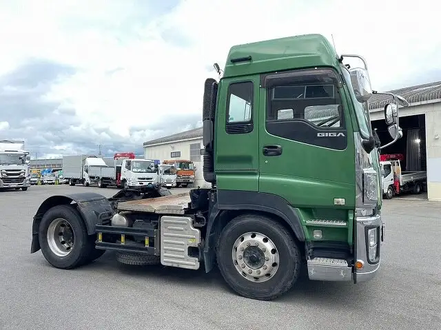 いすゞ ギガ 大型 トラクター ハイルーフ 1デフの中古トラック画像2