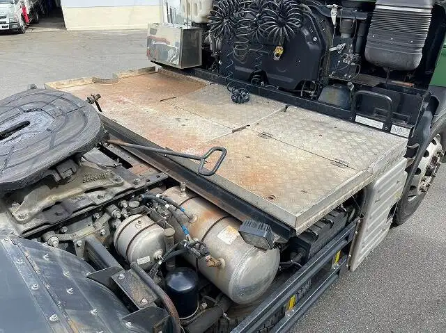 いすゞ ギガ 大型 トラクター ハイルーフ 1デフの中古トラック画像9