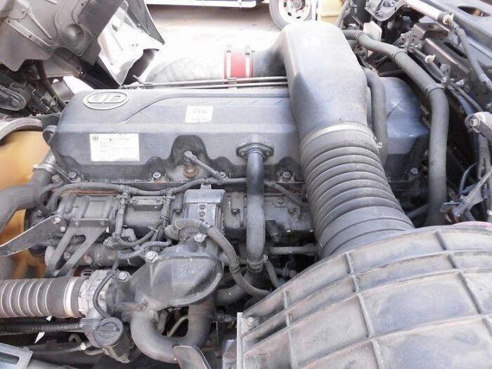 日産UD クオン 大型 ウイング エアサス ベッド｜画像19