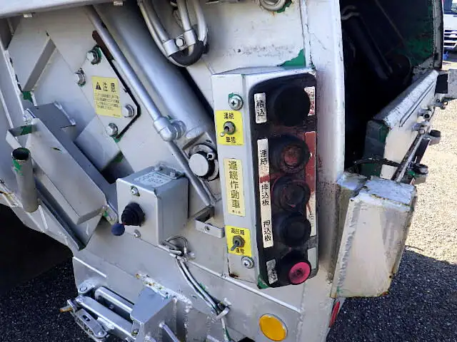 いすゞ エルフ 小型 パッカー車 プレス式 PDG-NPR75Nの中古トラック画像10