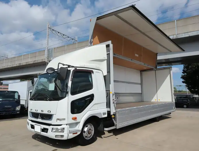 三菱 ファイター 中型/増トン ウイング エアサス 2KG-FK64Fの中古トラック画像1